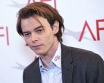 La star di Stranger Things Charlie Heaton sarà The Elephant Man
