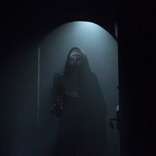 The Nun: una foto della suora demoniaca
