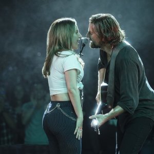 A Star is Born: Bradley Cooper e Lady Gaga in un'immagine del film