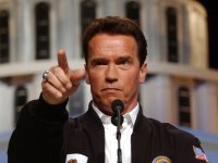 Arnold Schwarzenegger aiuta un suo fan colpito dalla depressione!