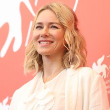 Venezia 2018: la bellissima Naomi Watt al photocall delle giurie