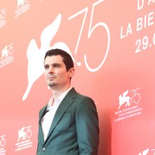 Venezia 2018: una foto di Damien Chazelle al photocall de Il primo uomo