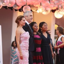 Venezia 2018: Marina de Tavira e Alfonso Cuarón sul red carpet di Roma