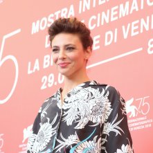 Venezia 2018: una sorridente Jasmine Trinca al photocall di Sulla mia pelle