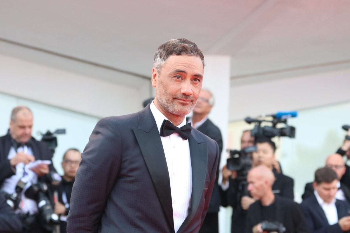 Taika Waititi rilancia Judge Dredd: il suo nuovo film sarà un mix di satira dark e azione Taika Waititi rilancia Judge Dredd: il suo nuovo film sarà un mix di satira dark e azione