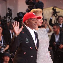 Venezia 2018: Spike Lee sul red carpet di A Star is Born