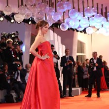 Venezia 2018: l'attrice Dakota Johnson sul red carpet di Suspiria