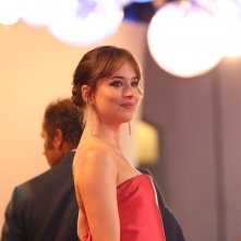 Venezia 2018: Dakota Johnson sul red carpet di Suspiria
