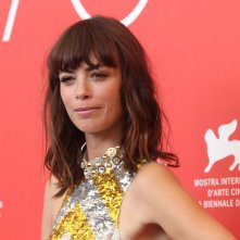 Venezia 2018: uno scatto di Bérénice Bejo al photocall de Il Segreto di una famiglia