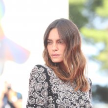Venezia 2018: Kasia Smutniak sul red carpet di L'amica geniale