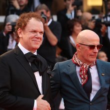 Venezia 2018: uno scatto di John C. Reilly sul red carpet di I fratelli Sisters