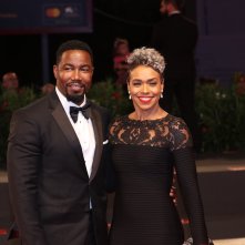 Venezia 2018: Michael Jai White sul red carpet di Dragged Across Concrete