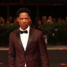 Venezia 2018: Tory Kittles sul red carpet di Dragged Across Concrete