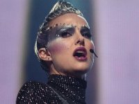 Recensione Vox Lux: la diabolica genesi di una pop star