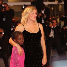 Venezia 2018: Valeria Bruni Tedeschi sul red carpet di Les Estivants