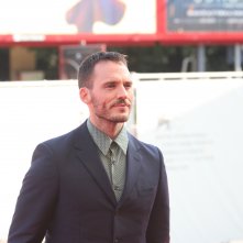 Venezia 2018: una foto di Sam Claflin sul red carpet di The Nightingale