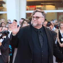 Venezia 2018: un sorridente Guillermo del Toro sul red carpet di chiusura