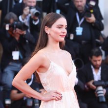 Venezia 2018: Aisling Franciosi sul red carpet di chiusura
