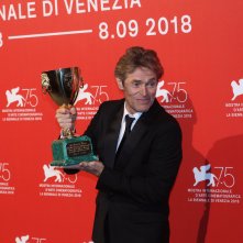 Venezia 2018: Willem Dafoe al photocall dei premiati