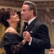 Gotti - Il primo padrino: John Travolta e Kelly Preston in una scena del film