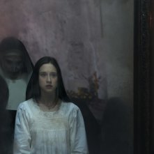 The Nun: Taissa Farmiga in una nuova foto