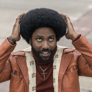 BlacKkKlansman: John David Washington e Laura Harrier in un'immagine del film