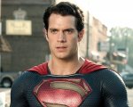 Superman: Henry Cavill commenta la sua uscita con un bizzarro video