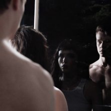 Sei ancora qui - I Still See You: Bella Thorne e Richard Harmon in un momento del film