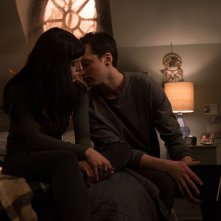 Sei ancora qui - I Still See You: Bella Thorne e Richard Harmon in una scena del film