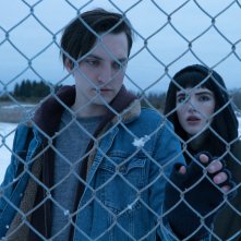 Sei ancora qui - I Still See You: Bella Thorne e Richard Harmon in un'immagine tratta dal film