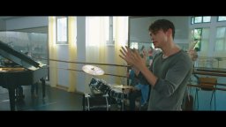 New York Academy – Freedance clip esclusiva