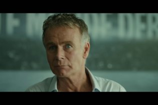 Tutti in piedi - Trailer Italiano