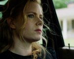 Recensione Sharp Objects: un racconto noir sul filo del rasoio