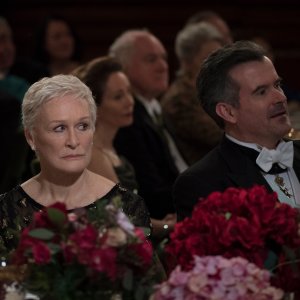 The Wife - Vivere nell'ombra: Glenn Close in un momento del film