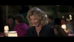 Tutti in piedi - Clip 'Al ristorante con Florence'