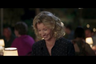 Tutti in piedi - Clip 'Al ristorante con Florence'