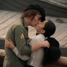 Imagine: John Lennon e Yoko Ono in un'immagine tratta dal documentario