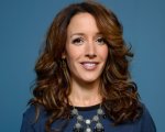 Jennifer Beals tra i protagonisti della serie Swamp Thing