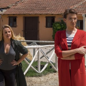 Non è vero ma ci credo: Elisa Di Eusanio e Giulia Di Quilio in una scena del film