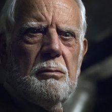 Oltre la nebbia - Il mistero di Rainer Merz: Cosimo Cinieri in un primo piano del film