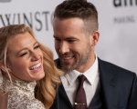 Ryan Reynolds 'trolla' Blake Lively e la sua foto con un uomo nudo