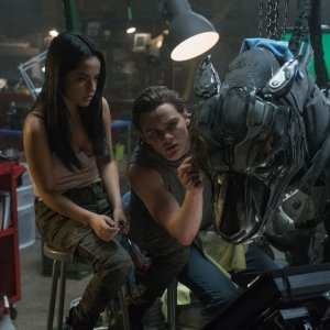 A-X-L: Un'amicizia extraordinaria, Alex Neustaedter e Becky G. in una scena del film