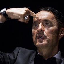 Il banchiere anarchico: Giulio Base in un momento del film