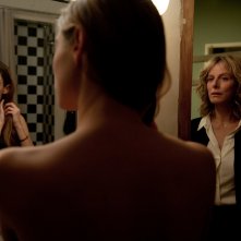 Il complicato mondo di Nathalie: Karin Viard e Dara Tombroff in una scena del film