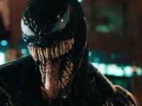 Recensione Venom: un cinecomic fuori tempo massimo