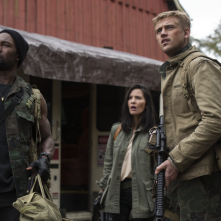The Predator: Trevante Rhodes, Boyd Holbrook e Olivia Munn in una scena del film