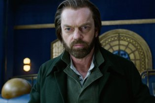 Mortal Engines - Thaddeus Valentine Featurette