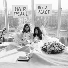 Imagine: John Lennon e Yoko Ono in una foto del film