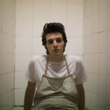 Guarda in alto: Giacomo Ferrara in un momento del film
