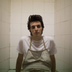 Guarda in alto: Giacomo Ferrara in un momento del film